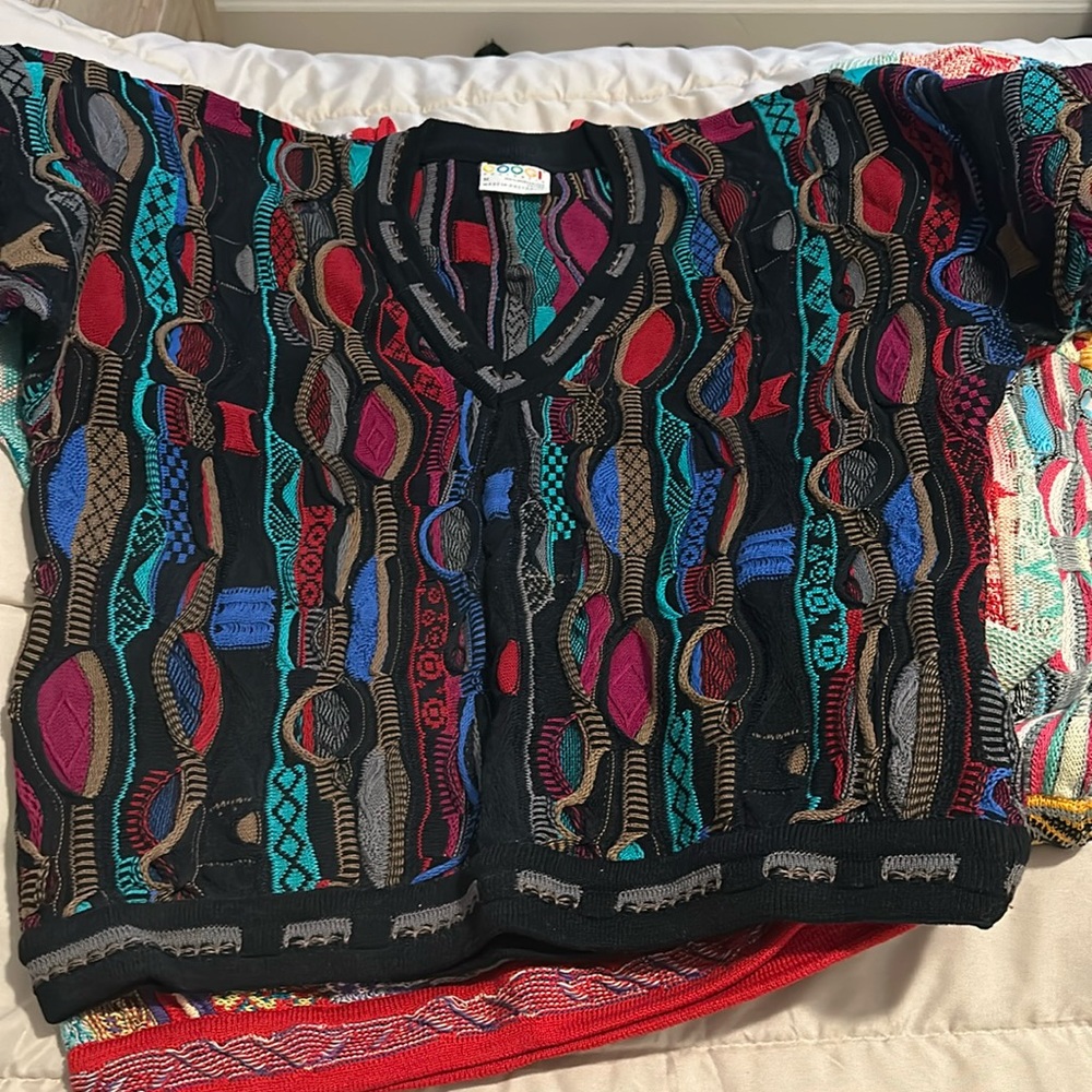 Vintage Coogi sweater like new worn a few times in the 90’s.